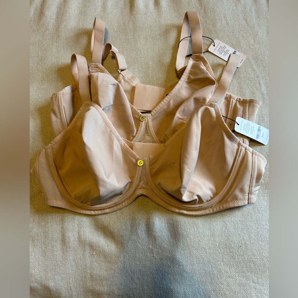 Lot of 2 Understance cooling bras size 38DD NWT